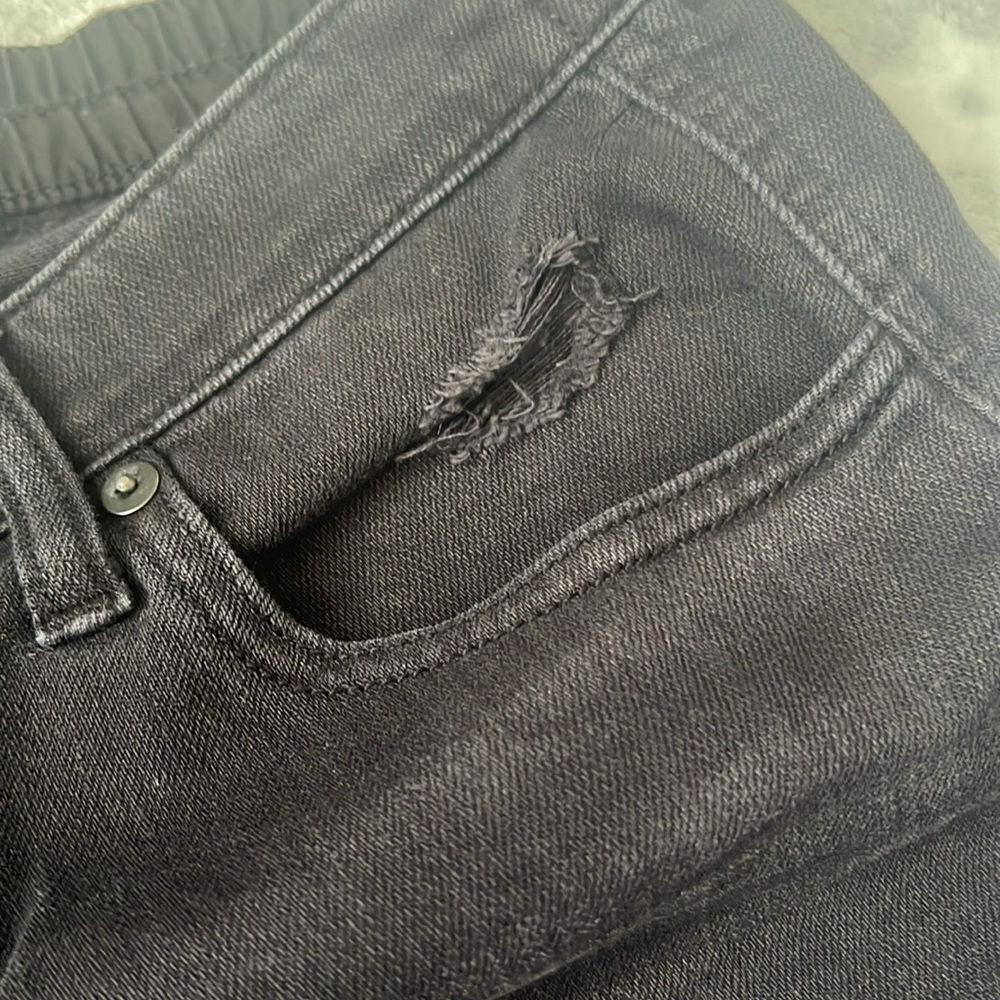 Shorts - Picture 7 of 8
